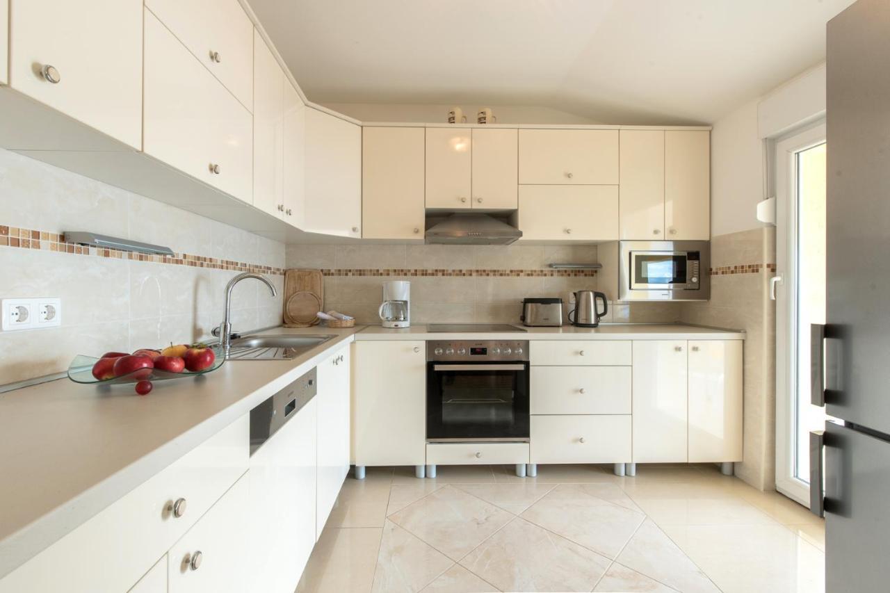 Apartments With A Parking Space Dramalj, Crikvenica - 5592 Экстерьер фото